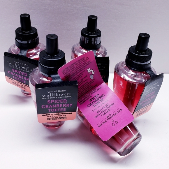 Bath & Body Works SPICED CRANBERRY TOFFEE Wallflower Refills, 0.8 oz (5 pack) - Picture 3 of 4